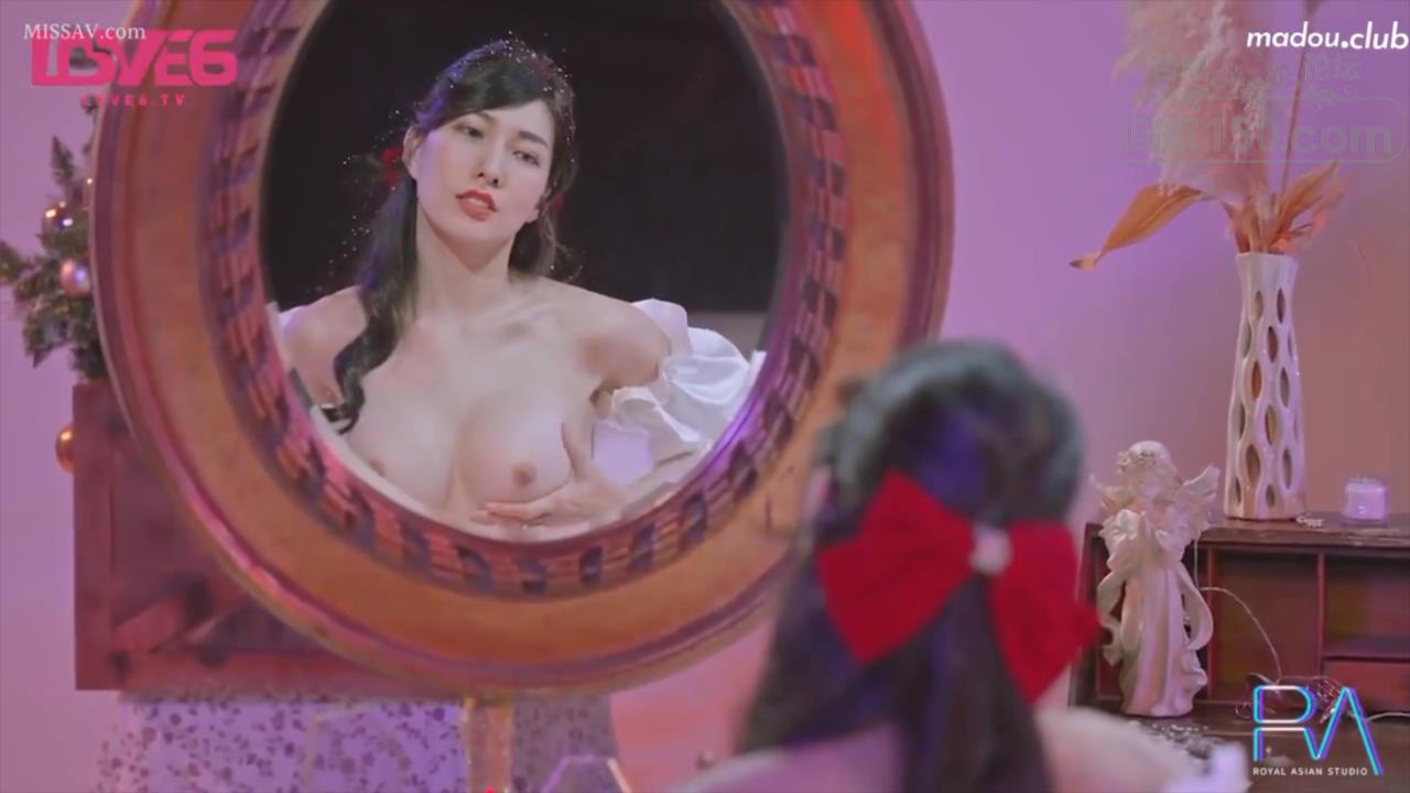 【SEX8.CC】皇家華人 聖誕物語 紅蘋果的誘惑.mp4_20231101_164148355.jpg